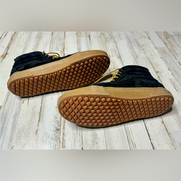 Vans SK8-Hi Skateboarding Shoes 721454 Triple Black/Gum Sz 11 - Picture 8 of 9